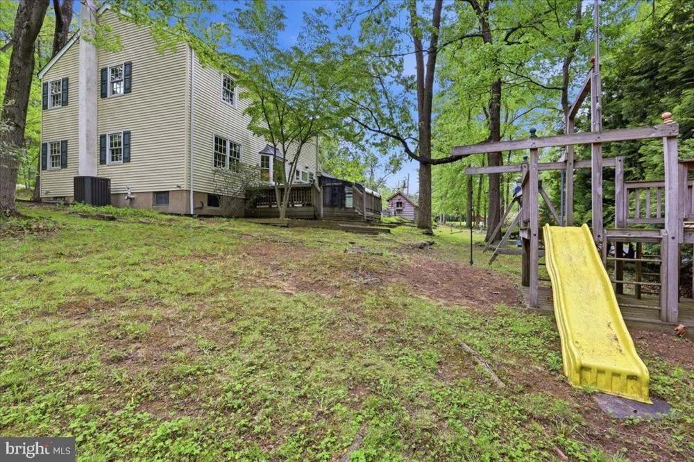 28 FOREST LANE Ewing, NJ 08628