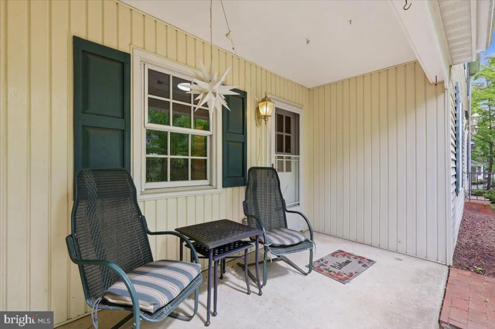 28 FOREST LANE Ewing, NJ 08628