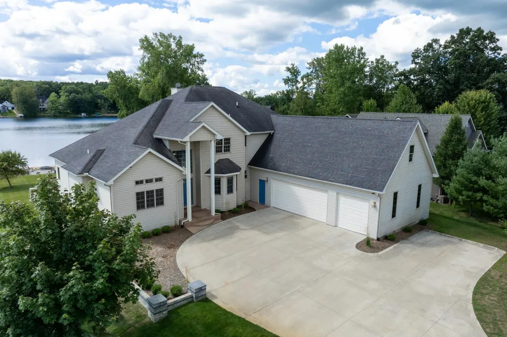 1107 Bundy Drive Broomfield Township, MI 48893