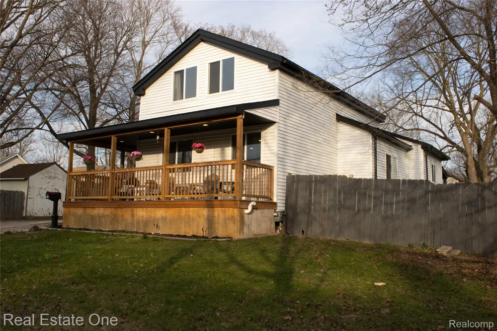 515 S Michigan Avenue Howell City, MI 48843