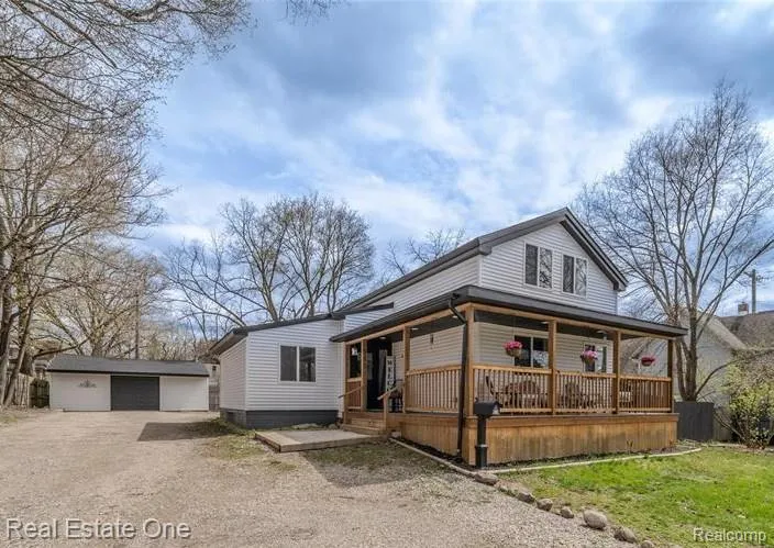 515 S Michigan Avenue Howell City, MI 48843