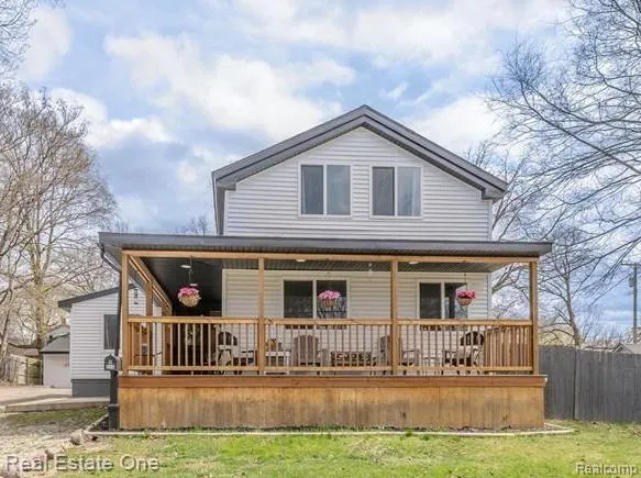 515 S Michigan Avenue Howell City, MI 48843