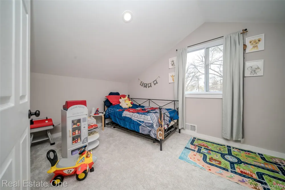 515 S Michigan Avenue Howell City, MI 48843