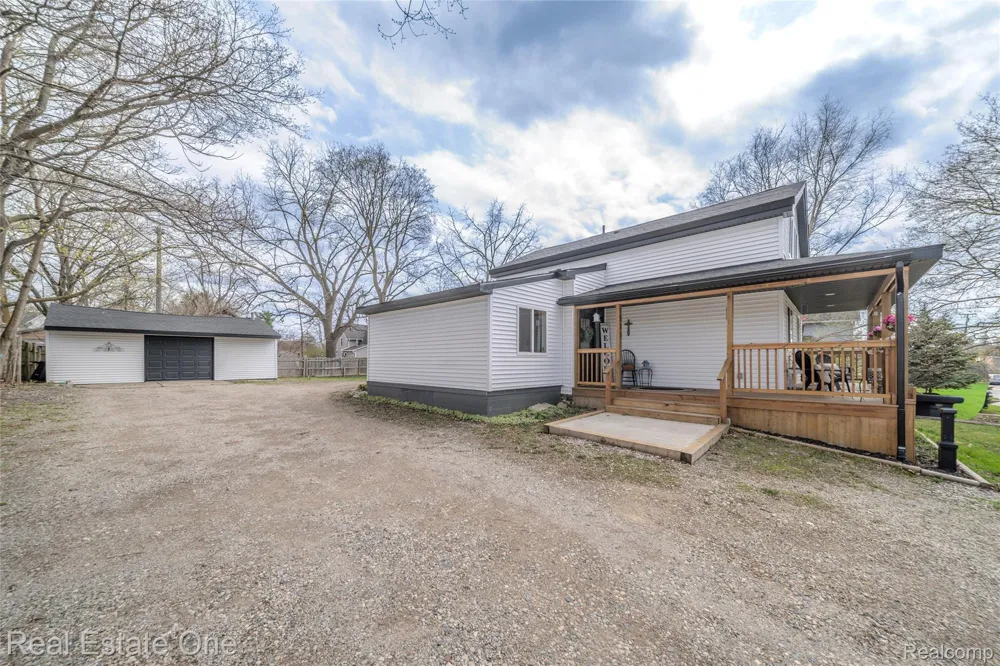 515 S Michigan Avenue Howell City, MI 48843