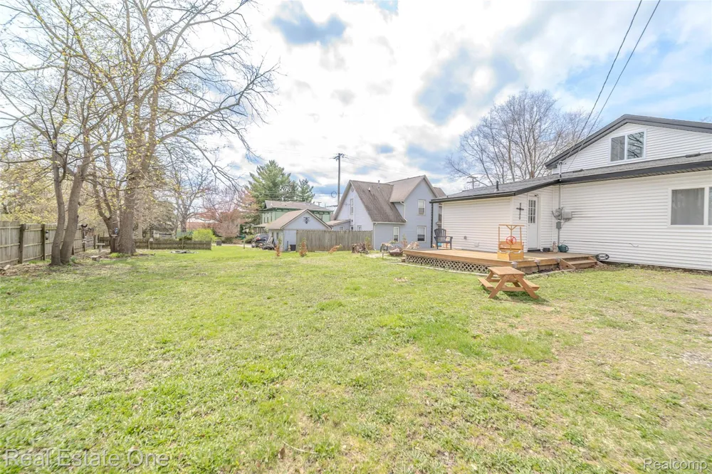 515 S Michigan Avenue Howell City, MI 48843
