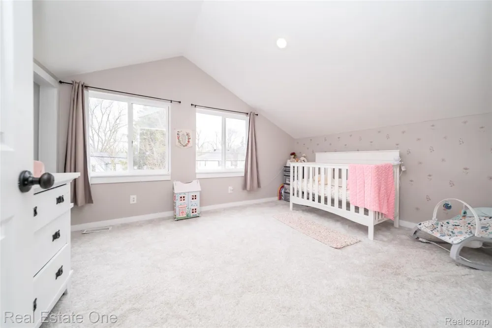 515 S Michigan Avenue Howell City, MI 48843