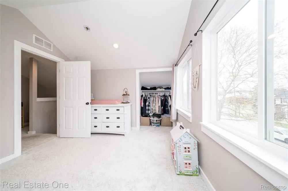 515 S Michigan Avenue Howell City, MI 48843
