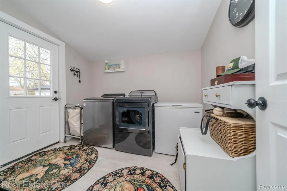 515 S Michigan Avenue Howell City, MI 48843