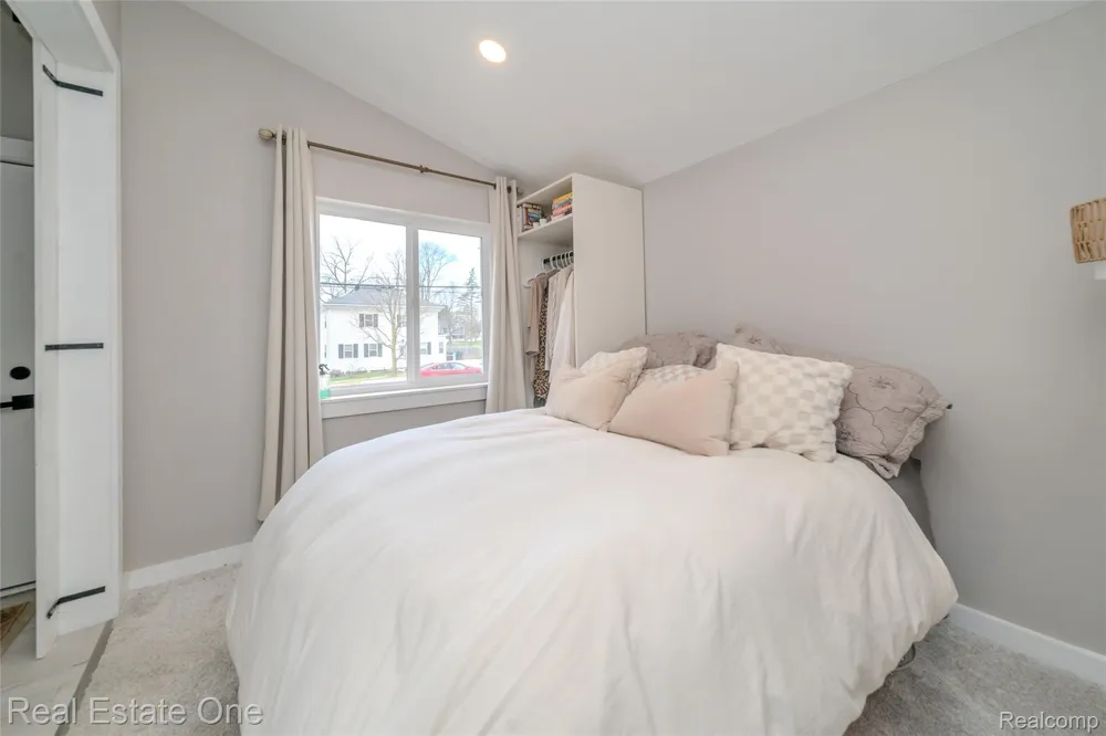 515 S Michigan Avenue Howell City, MI 48843