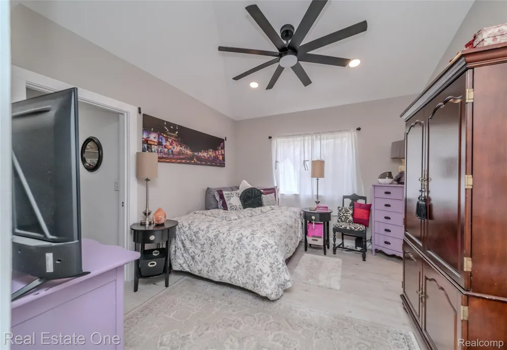 515 S Michigan Avenue Howell City, MI 48843