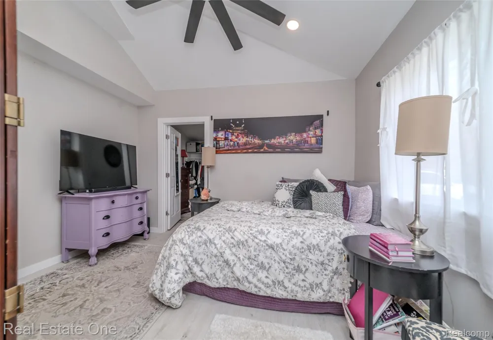 515 S Michigan Avenue Howell City, MI 48843