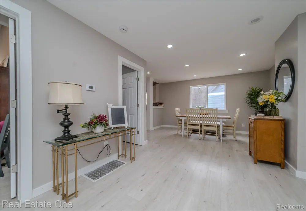 515 S Michigan Avenue Howell City, MI 48843