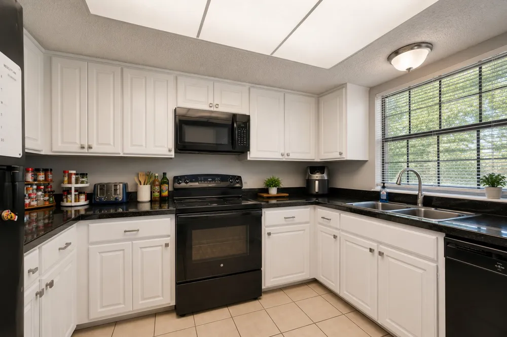 915 Freestone Drive Arlington, TX 76017