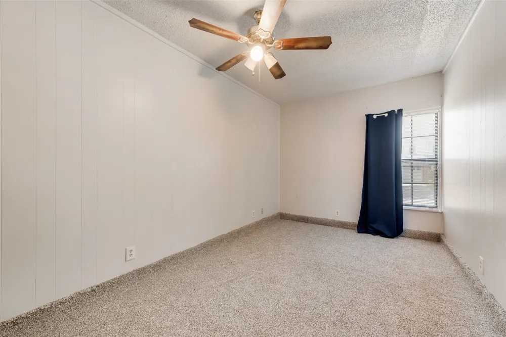 915 Freestone Drive Arlington, TX 76017