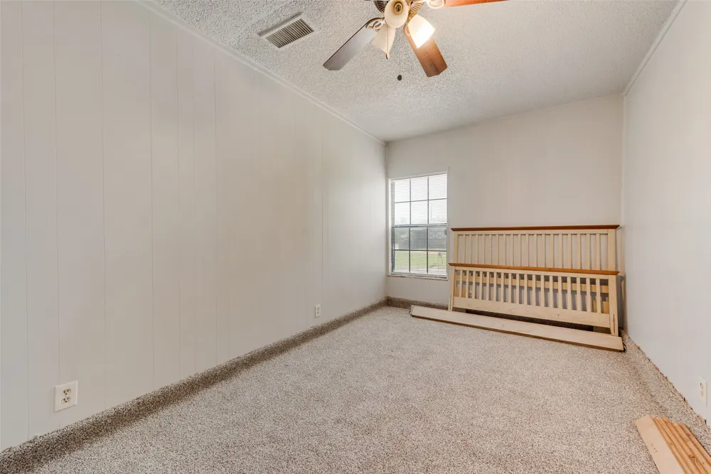 915 Freestone Drive Arlington, TX 76017