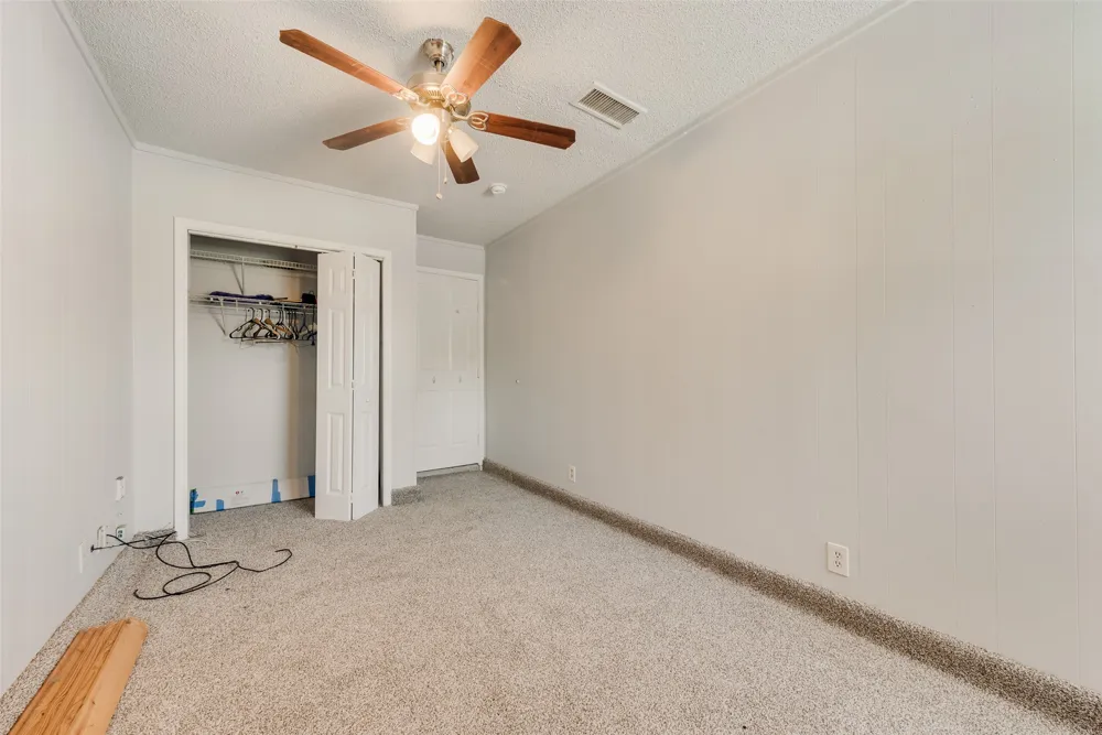 915 Freestone Drive Arlington, TX 76017