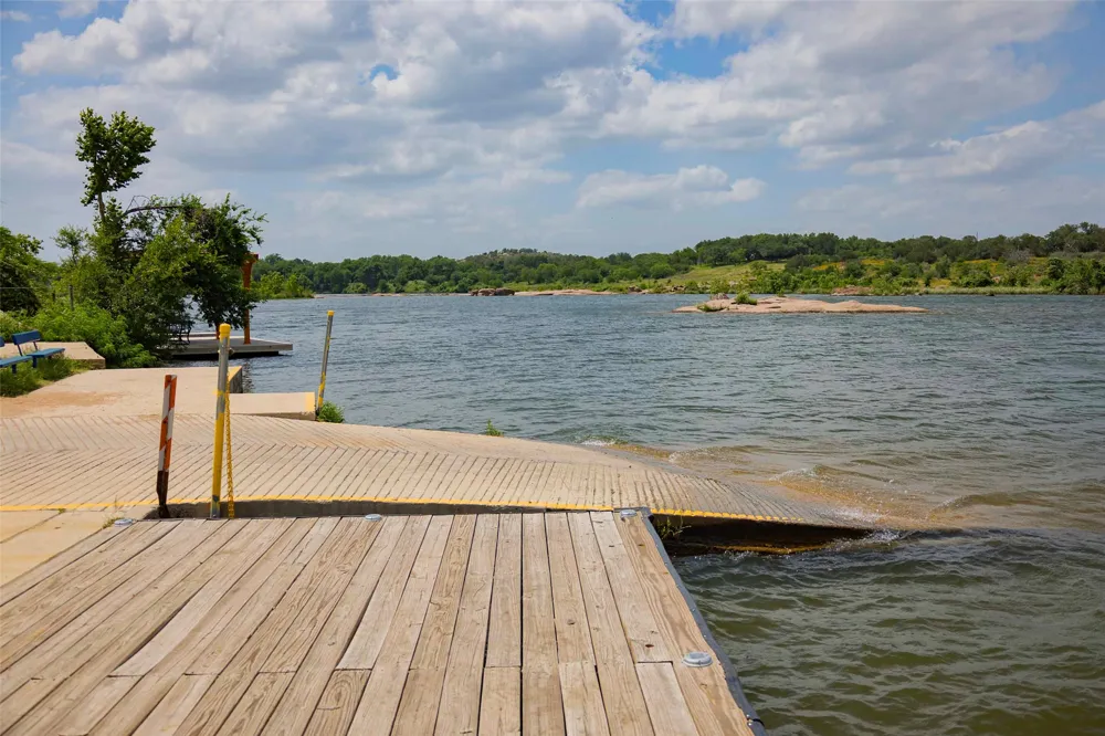 639 Magnolia Lane Cottonwood Shores, TX 78657