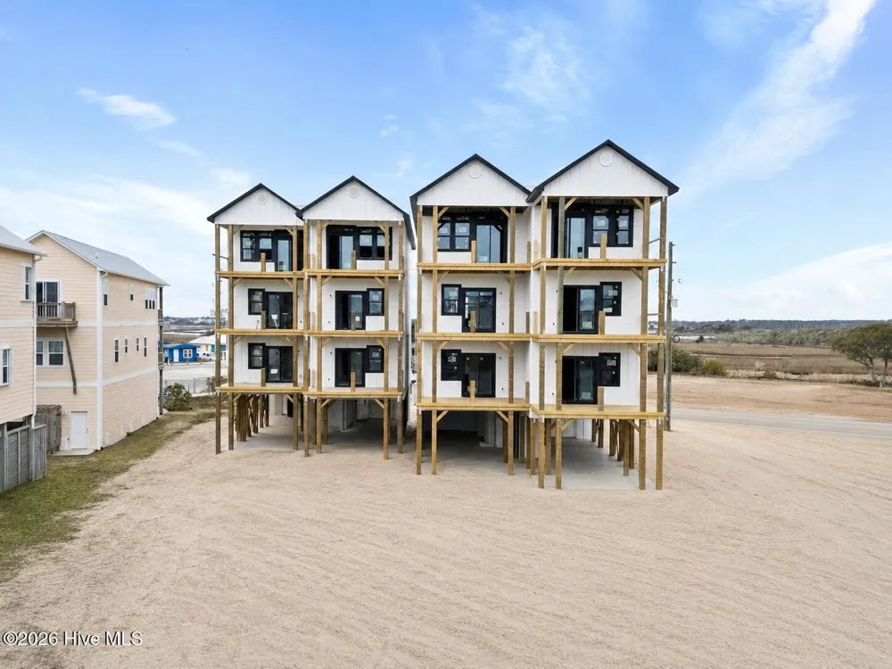 205 Shell Road Surf City, NC 28445