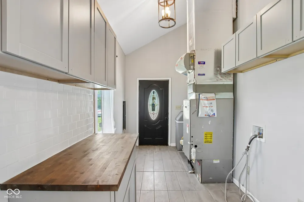 4450 W 300 Fairland, IN 46126