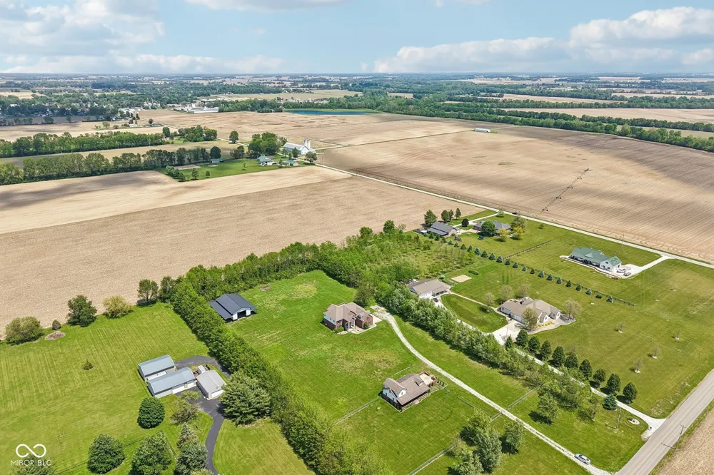 4450 W 300 Fairland, IN 46126