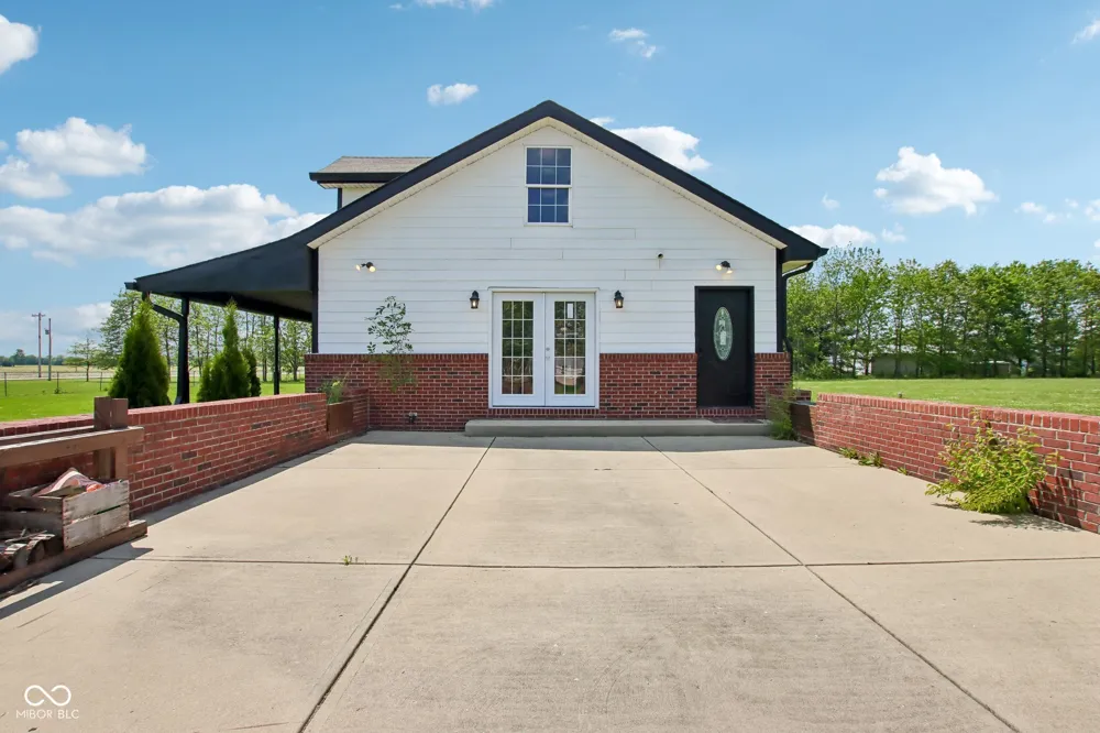 4450 W 300 Fairland, IN 46126