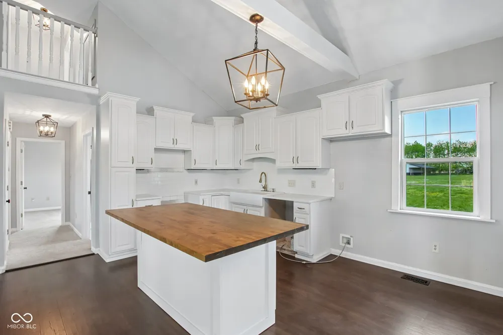 4450 W 300 Fairland, IN 46126
