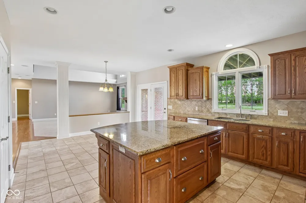 4450 W 300 Fairland, IN 46126