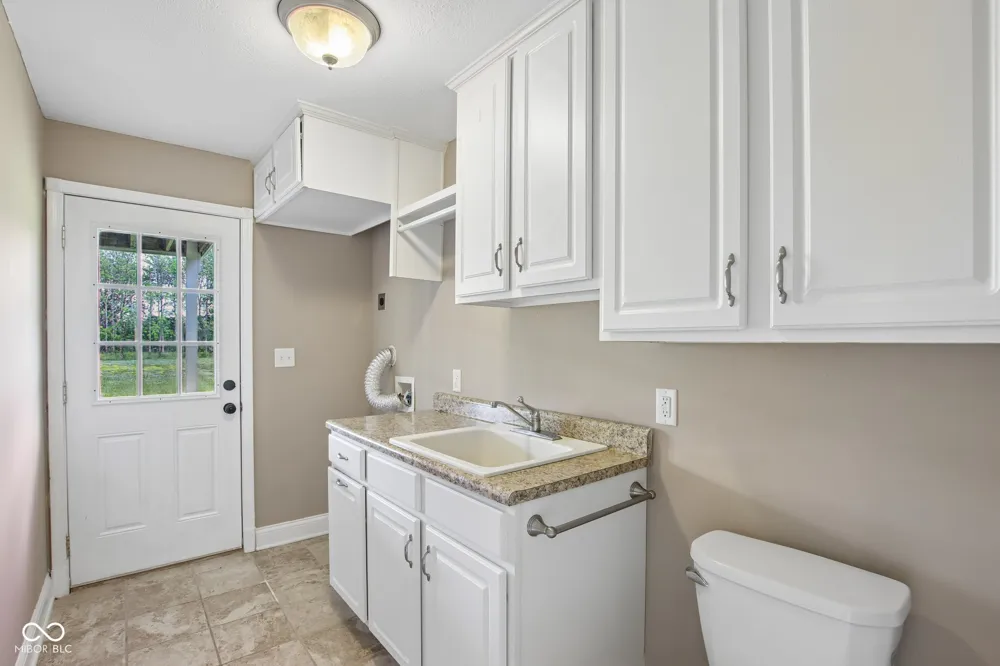 4450 W 300 Fairland, IN 46126