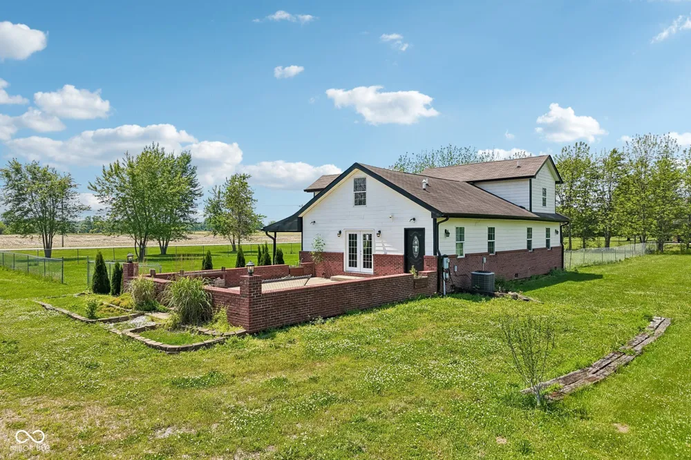 4450 W 300 Fairland, IN 46126