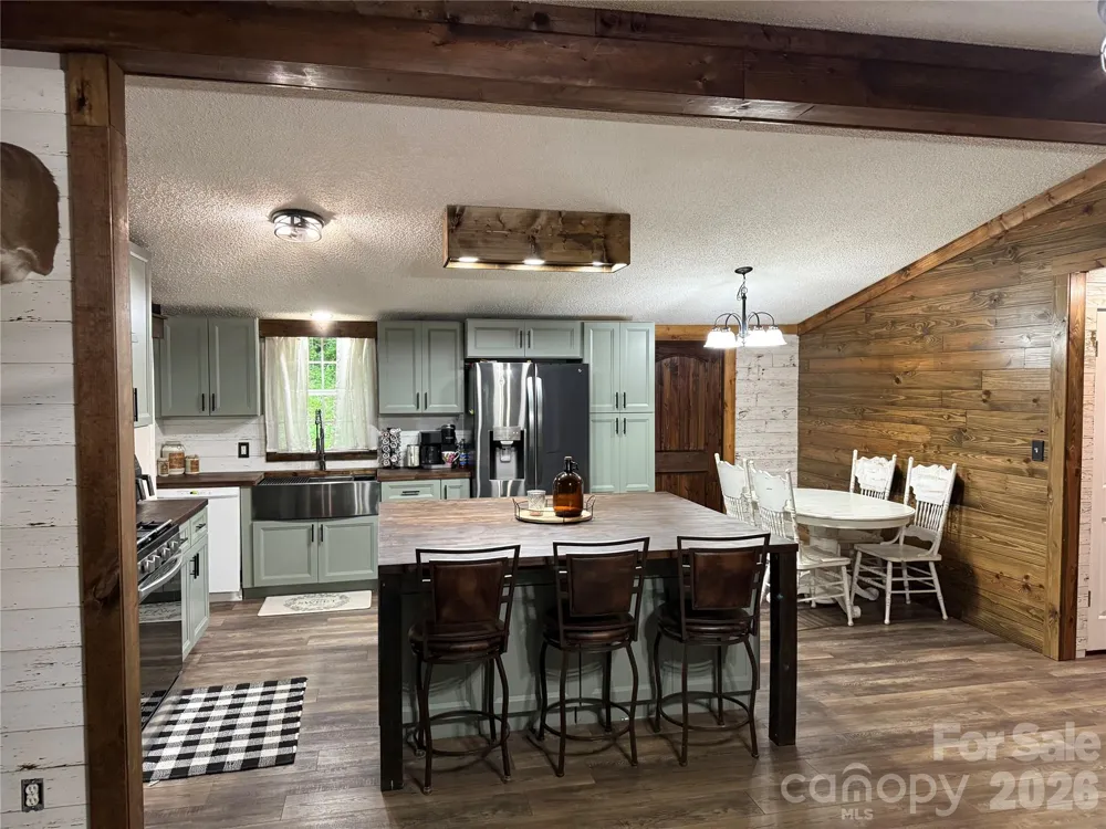 71 Ledford Ridge Lane Bakersville, NC 28705