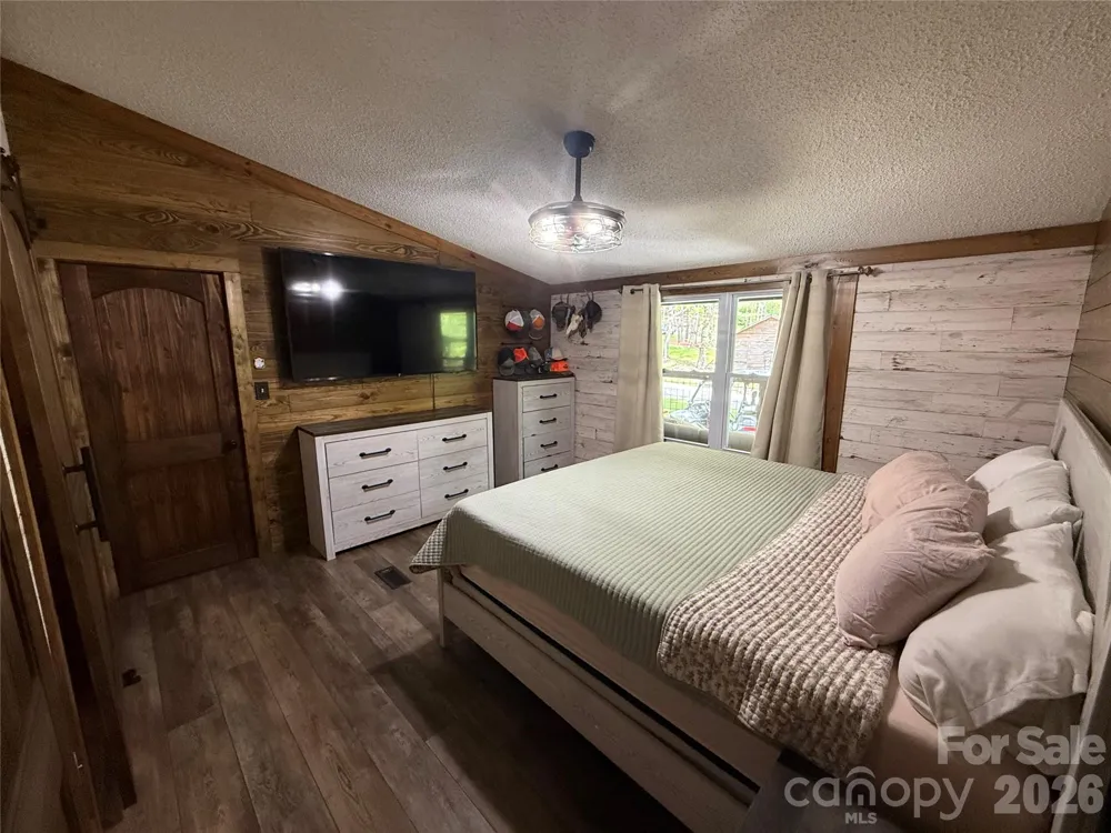 71 Ledford Ridge Lane Bakersville, NC 28705