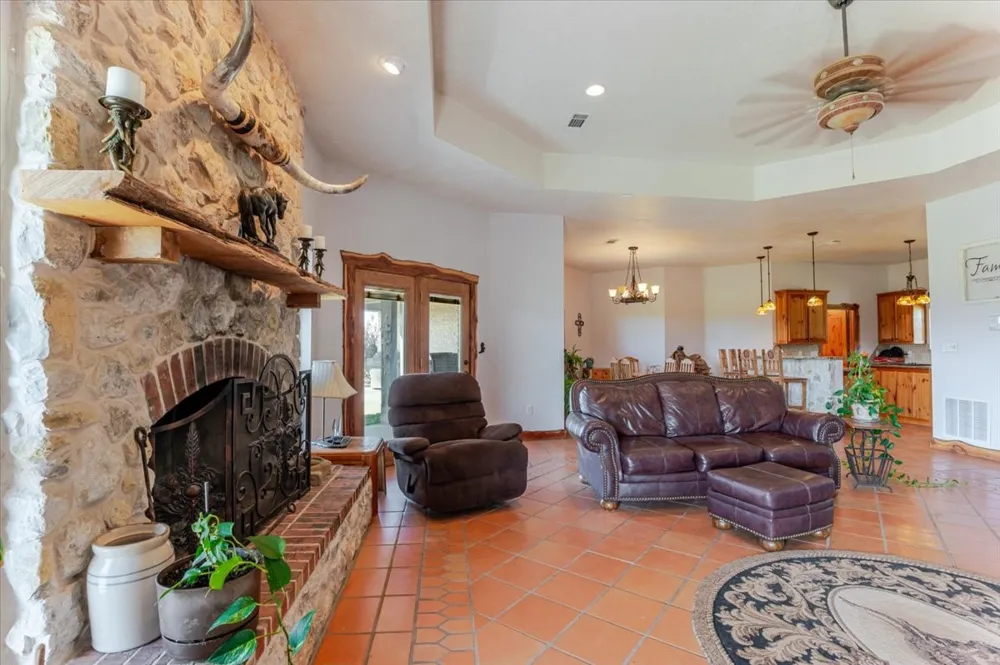 6721 FM 1810 Chico, TX 76431