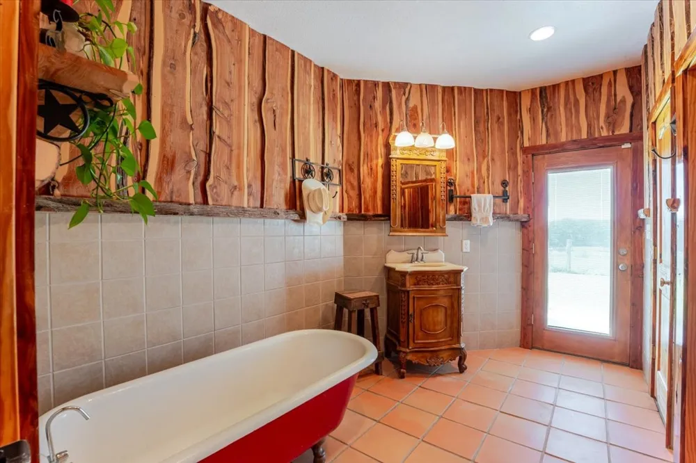 6721 FM 1810 Chico, TX 76431