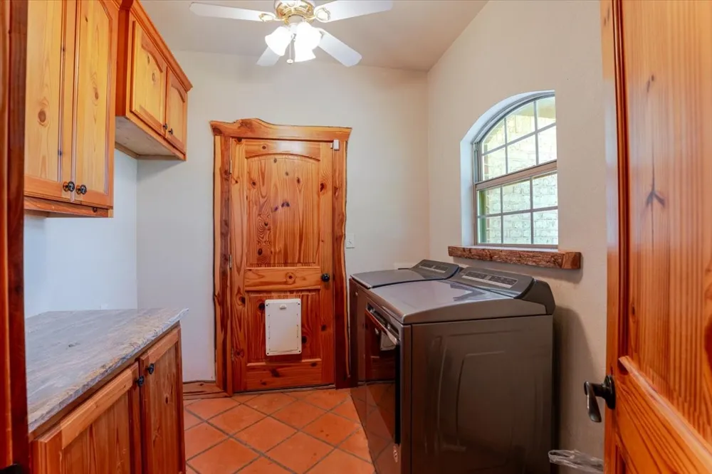 6721 FM 1810 Chico, TX 76431