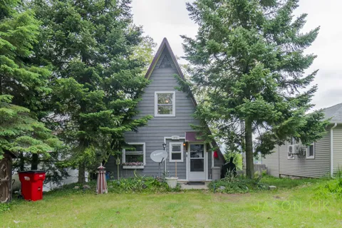 679 W Lincoln Avenue