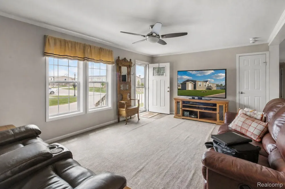 11166 Walden Court Green Oak Township, MI 48178