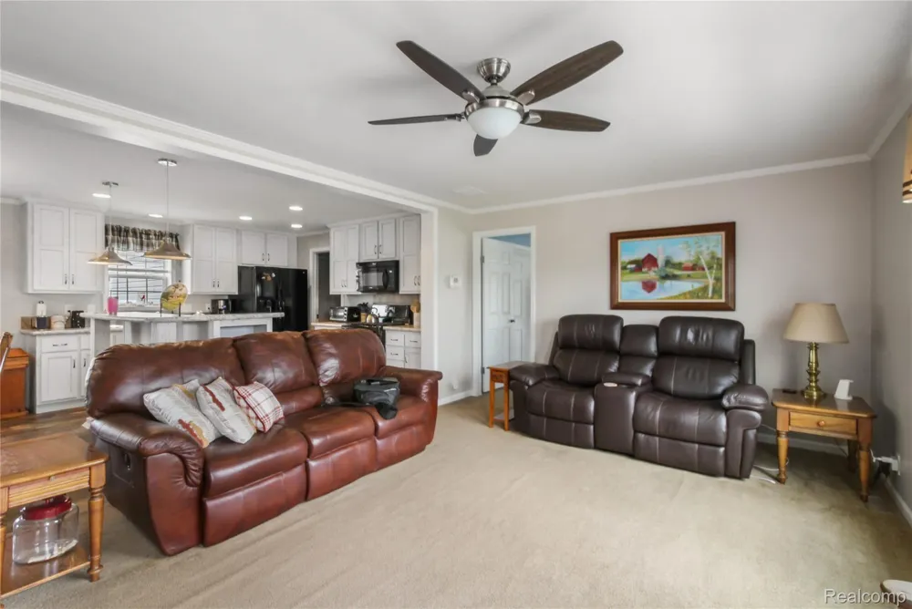 11166 Walden Court Green Oak Township, MI 48178
