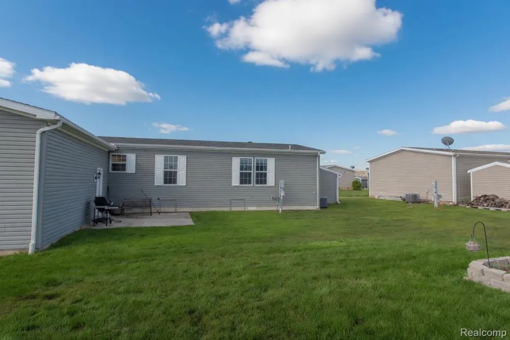 11166 Walden Court Green Oak Township, MI 48178