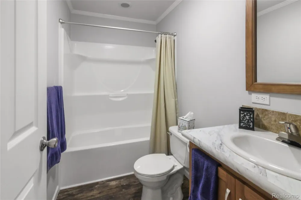 11166 Walden Court Green Oak Township, MI 48178