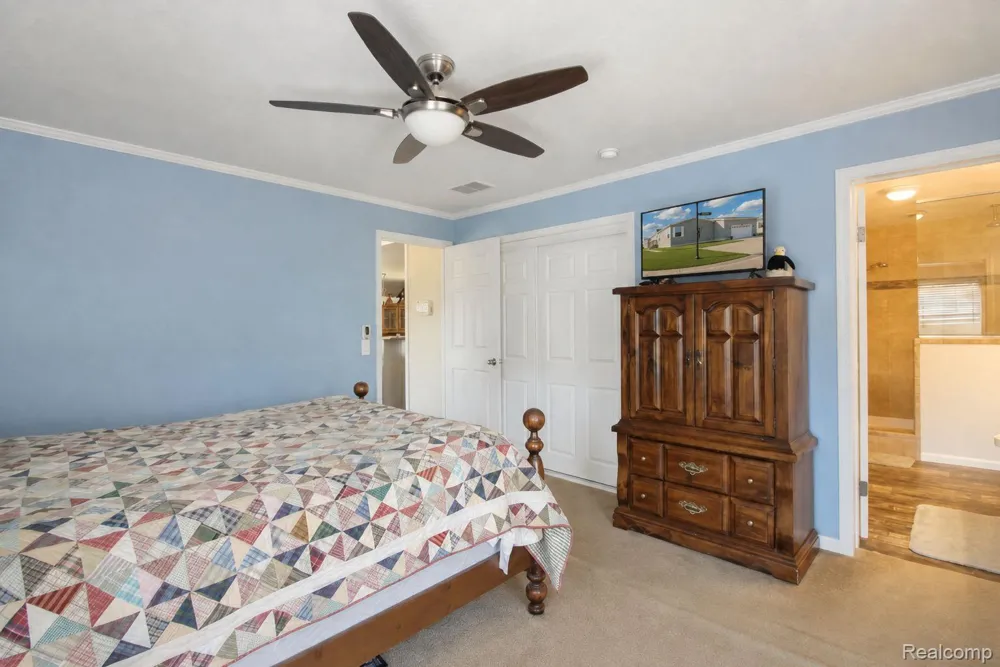 11166 Walden Court Green Oak Township, MI 48178
