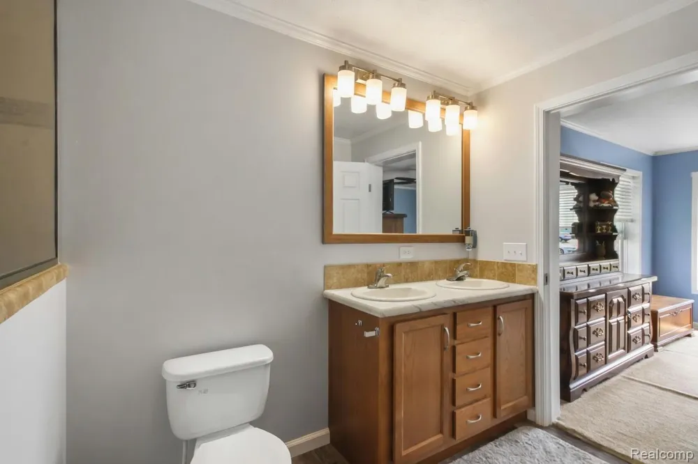 11166 Walden Court Green Oak Township, MI 48178