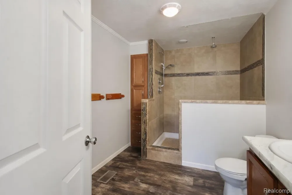 11166 Walden Court Green Oak Township, MI 48178