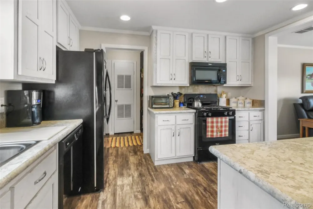 11166 Walden Court Green Oak Township, MI 48178