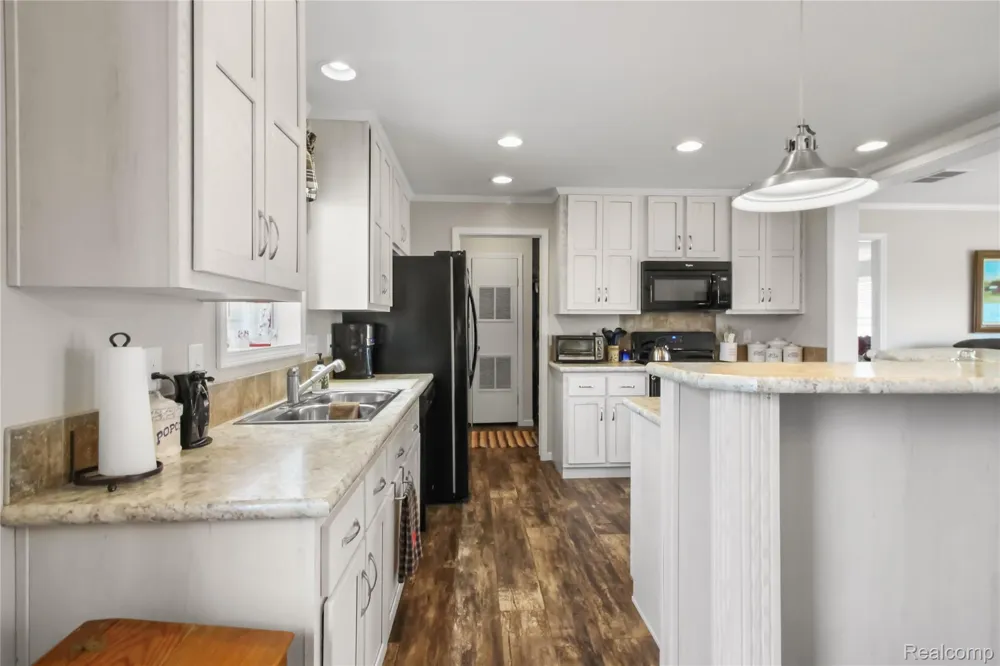 11166 Walden Court Green Oak Township, MI 48178