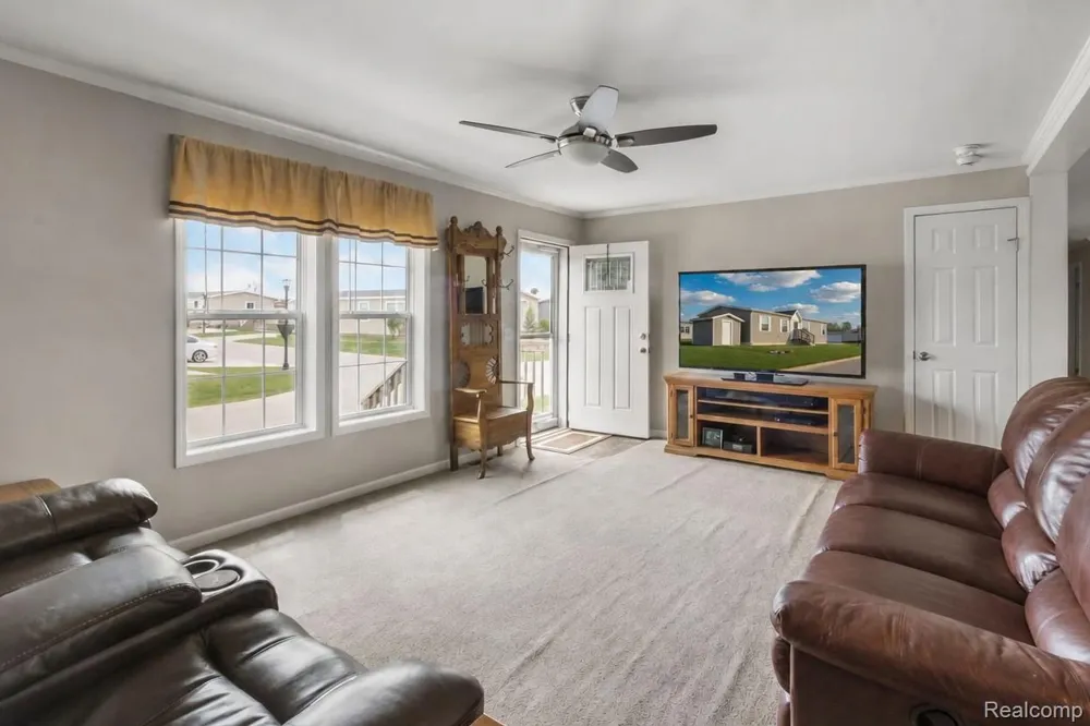 11166 Walden Court Green Oak Township, MI 48178