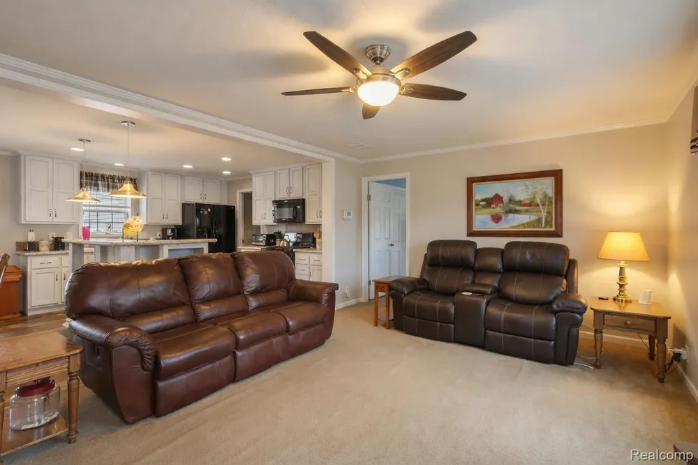 11166 Walden Court Green Oak Township, MI 48178