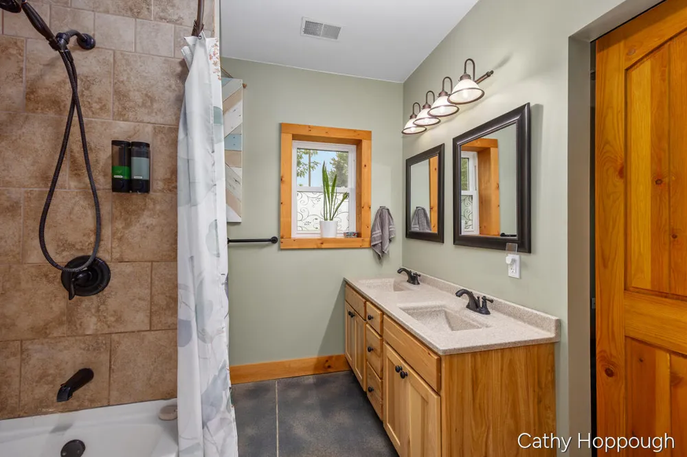 6521 Clinton Trail Campbell Township, MI 48815