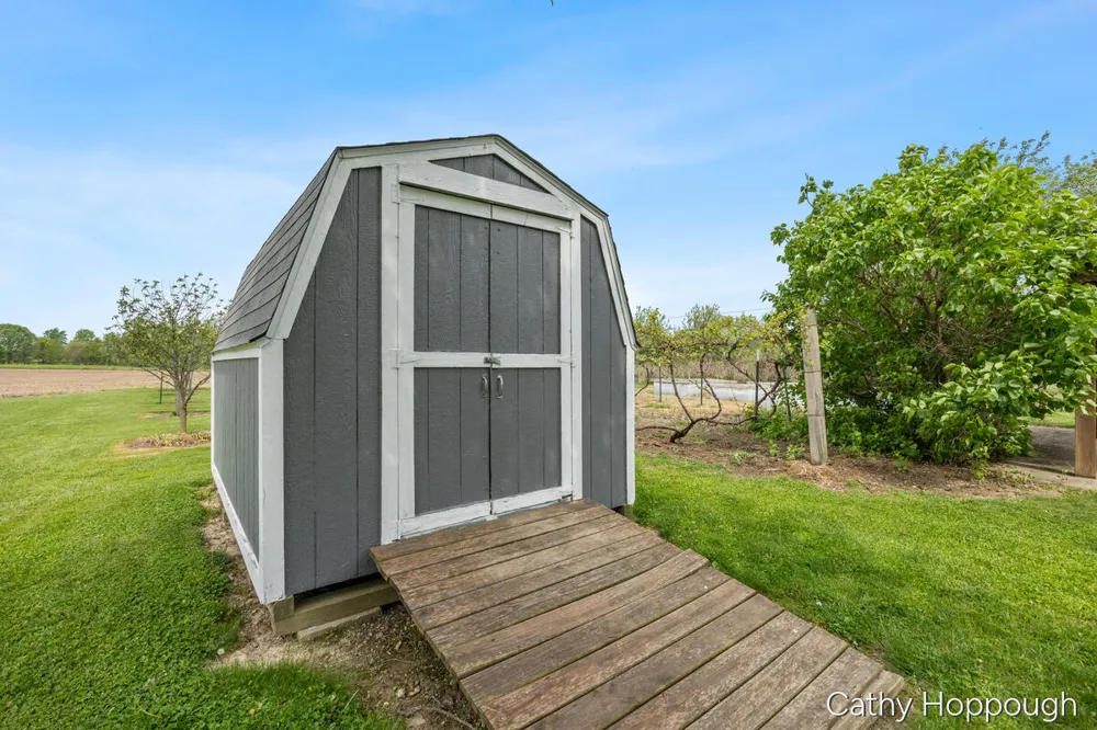 6521 Clinton Trail Campbell Township, MI 48815