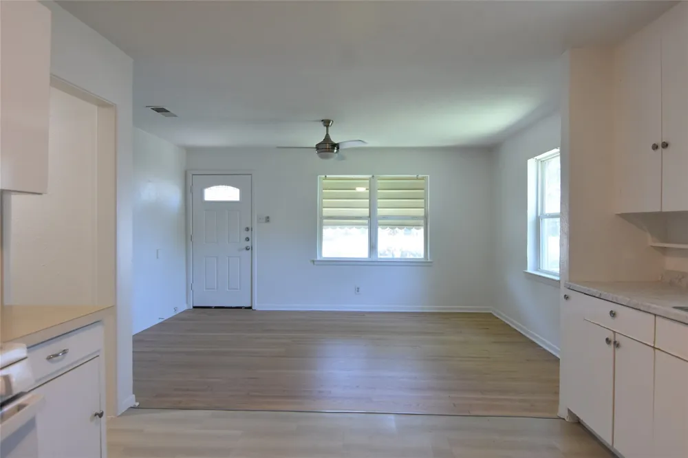 1202 Sunnyside Avenue Cockrell Hill, TX 75211