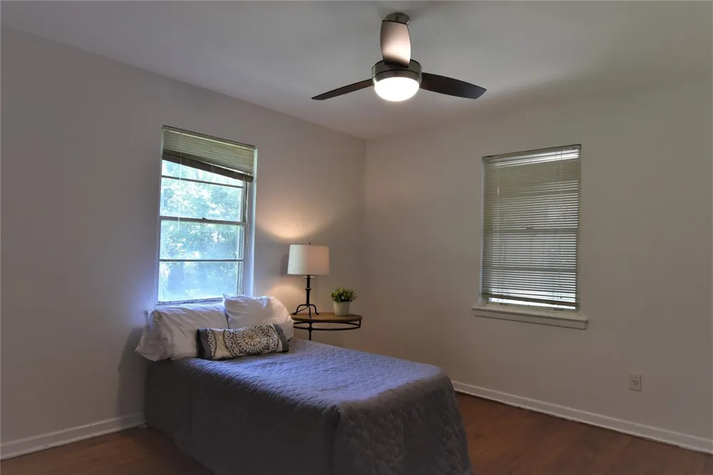 1202 Sunnyside Avenue Cockrell Hill, TX 75211